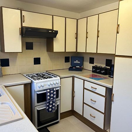 Kb99 Comfy 2 Bedroom House In Horsham, Pets Very Welcome With Easy Links To London And Gatwick Екстериор снимка