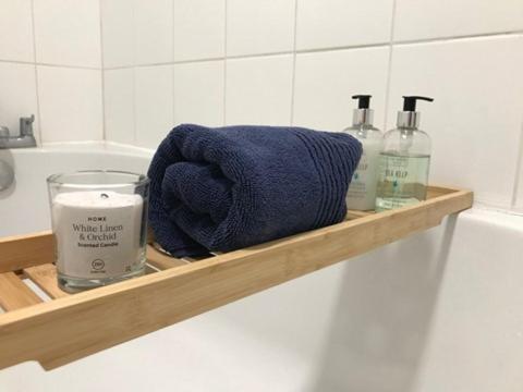Kb99 Comfy 2 Bedroom House In Horsham, Pets Very Welcome With Easy Links To London And Gatwick Екстериор снимка