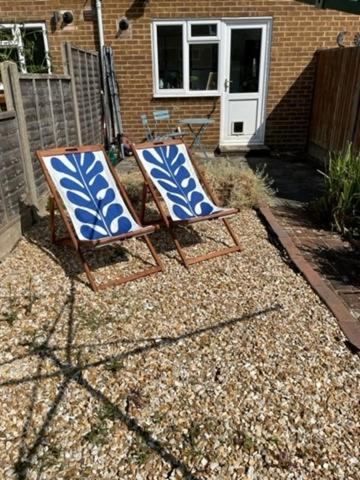 Kb99 Comfy 2 Bedroom House In Horsham, Pets Very Welcome With Easy Links To London And Gatwick Екстериор снимка